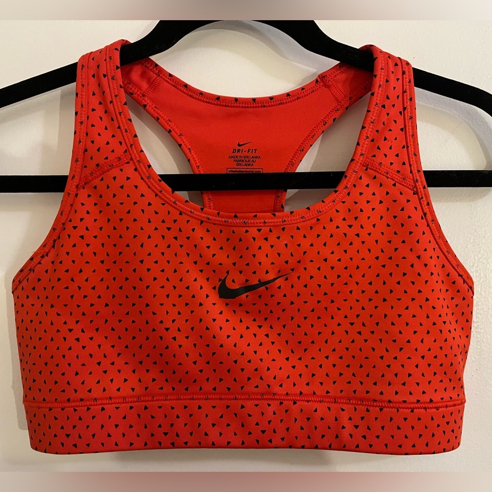 Nike Women's Red Sports Bra -Medium